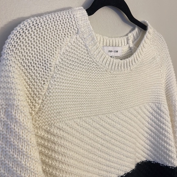 John + Jenn Small Chunky Knit Sweater Black and White Fringe - Picture 8 of 16